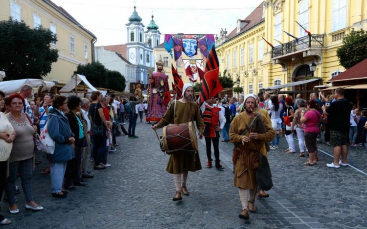 Több a vendég Fehérváron! Fejlődik a belföldi turizmus