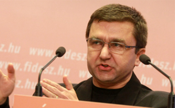 Czomba: januártól bővül a kisgyermekes szülők foglalkoztatásához kapcsolódó adókedvezmény