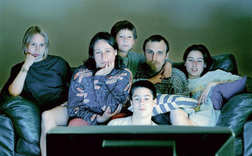 Nézőpont: továbbra is elsősorban a híradókból tájékozódnak az emberek