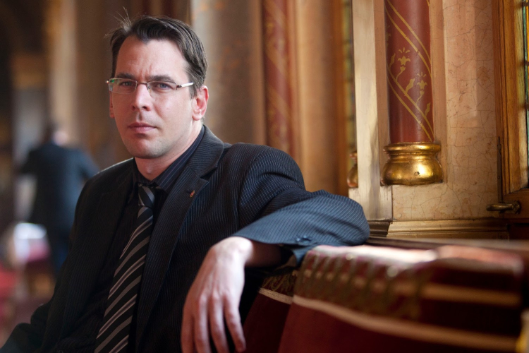 Jobbik: december 24. is legyen munkaszüneti nap!