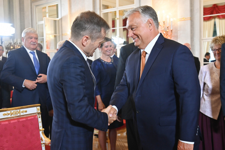 A kormány felbontja a Krausz Ferenc alapítványával kötött szerződést