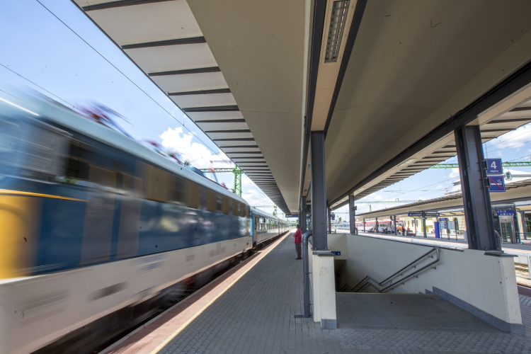 Olcsóbbak lesznek a vasúti e-vonatjegyek