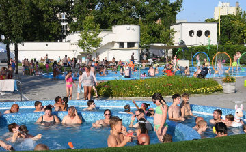 Június 15-én, változatlan árakkal nyit a Városi Strand 