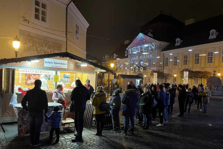 2000 forint a kürtőskalács, 1000 forint a lángos: itt vannak a fehérvári karácsonyi vásár árai