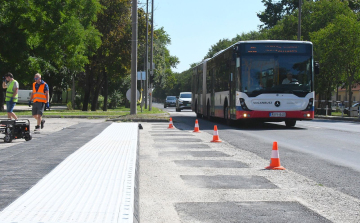 Csütörtöktől áthelyezték a Hosszú-temető elnevezésű buszmegállót