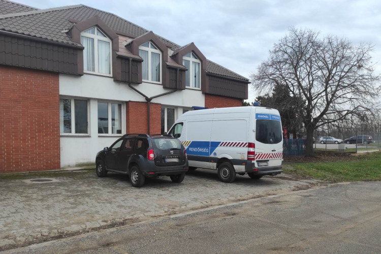 Tragédia a Bakony utcában - szolgálati fegyverrel vetett véget életének