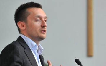 Rogán: Magyarország a saját kezébe vette sorsát