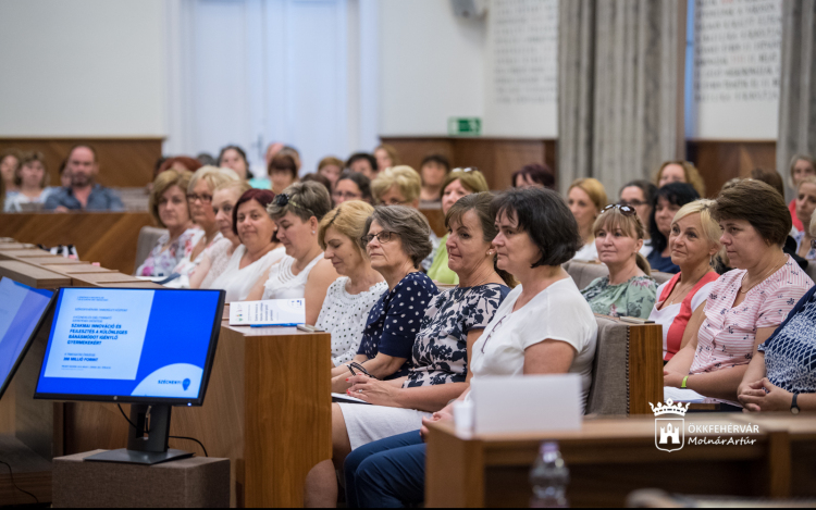 Megkezdődött a különleges bánásmódot igénylő gyermekek intézményeinek szakmai fejlesztése