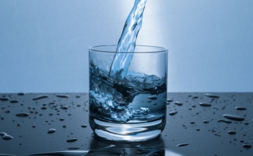 5 dolog, ami akkor történik a testben, ha nem kap elég vizet