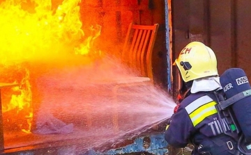 Tűz ütött ki egy fehérvári házban, két ember megsérült