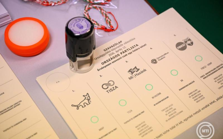 Megkezdődött a választás, máris született egy rekord