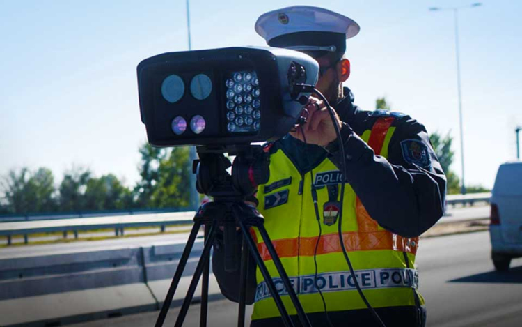 Közel két kilométerre ellátnak a felújított rendőrségi traffipaxok