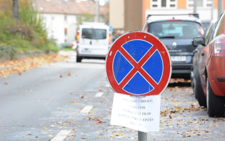 Lezárják a parkolókat, kerékpársávot alakítanak ki a Rákóczi utcában