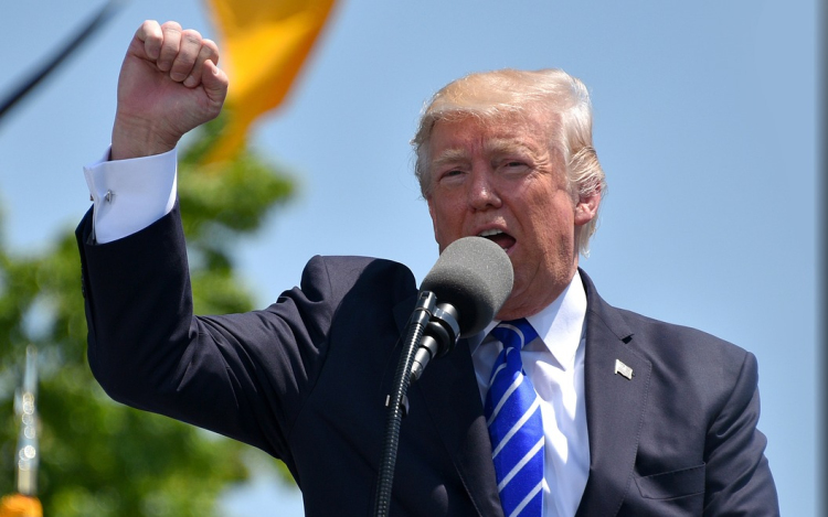 Donald Trump a katonai csapások további sorát ígérte Irán ellen, ameddig nem indulnak újra a tárgyalások