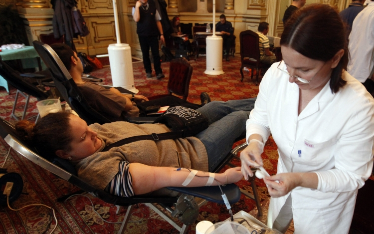 Vérvizsgálattal megjósolható a tüdőrák?