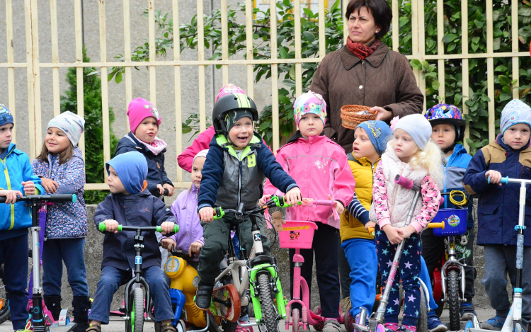 Ovisok vették birtokba a felújított parkolót a Vízivárosban