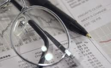 Nehezedik az adócsalók dolga