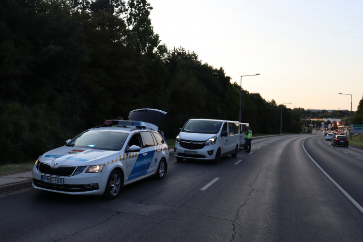 Fókuszban a közlekedésbiztonság - közel ezerötszáz gyorshajtó egy hét alatt a vármegye útjain