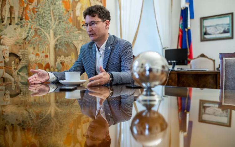 Nagyinterjút közölt az Index Székesfehérvár polgármesterével