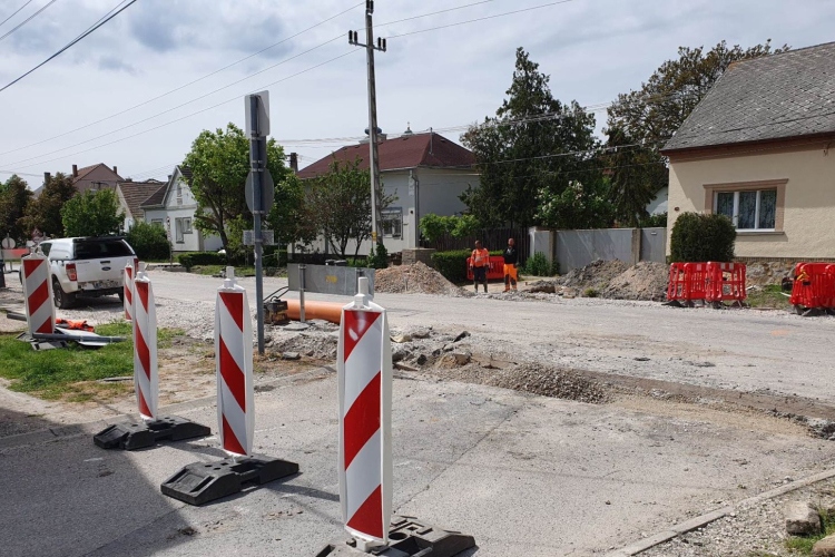 Csütörtök estig lezárva marad a Zámoly utca Zámoly köz és Fecskepart utca közötti szakasza