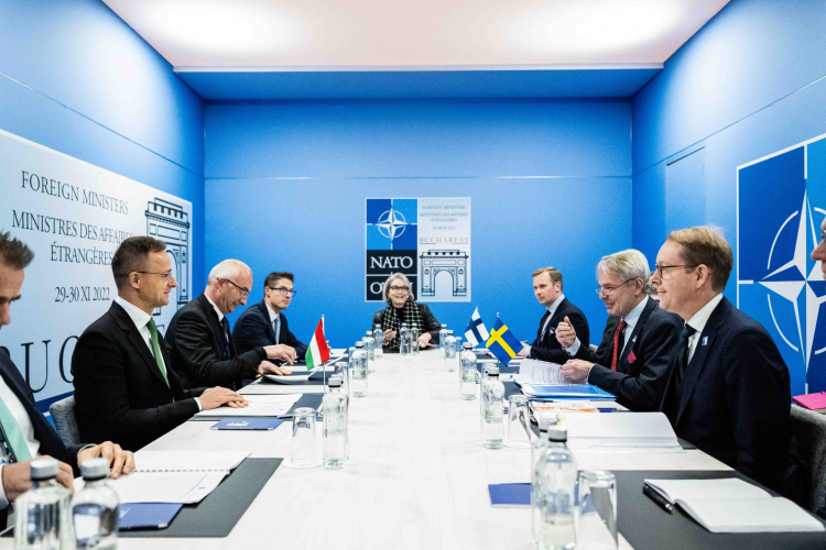 Ukrajnát támogató és a tagállamok védelmét garantáló nyilatkozatot fogadtak el a NATO külügyminiszterei