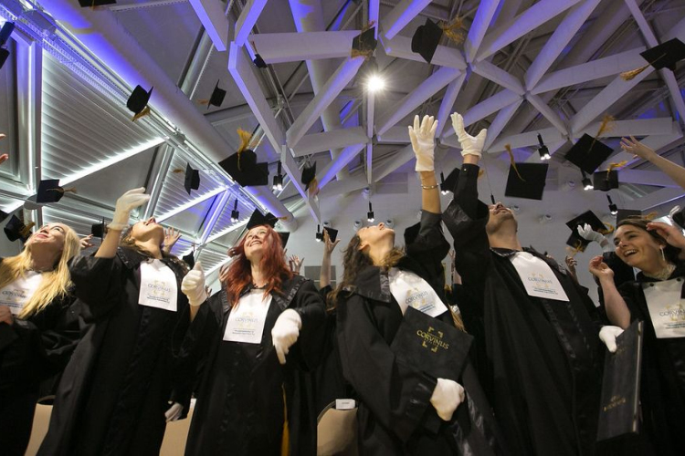 Diplomaátadó ünnepség volt kedden a Corvinuson