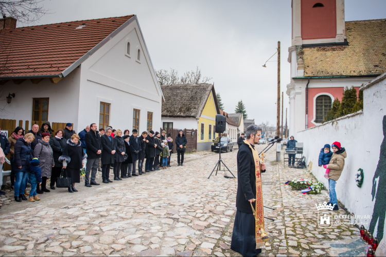 Koszorúzással és gyászmisével emlékeztek a Rác utcai II. világháborús mártírokra