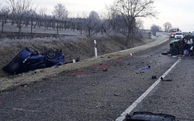 Két autó karambolozott Bicskénél, mindkét sofőr meghalt
