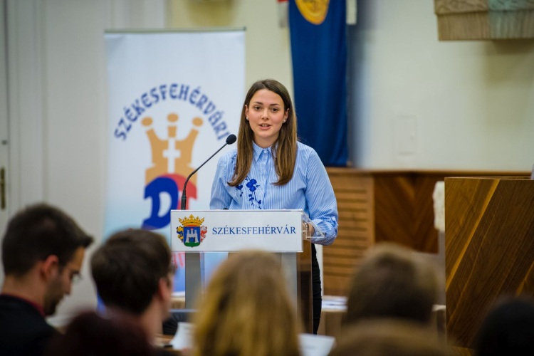Újra Nagy Boglárka a Diáktanács elnöke - az EKF pályázatot is támogatták a fiatalok