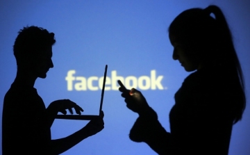 Különbség - Facebook, vagy kispados pletyka a téren
