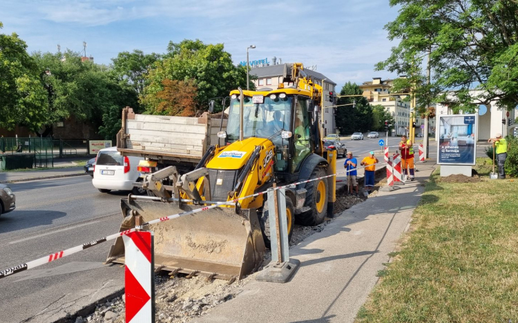 Öt helyszínen épül járda és bicikliút Székesfehérváron - márciusra lesz kész a járda a Kiskút útján