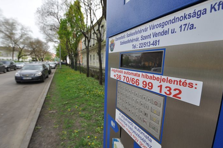 IDÉN IS INGYENES A PARKOLÁS FEHÉRVÁRON AZ ÜNNEPEK ALATT