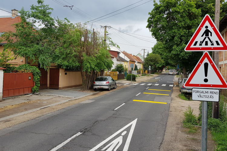 Elkészültek az új gyalogos átkelőhelyek a Kisteleki utcában