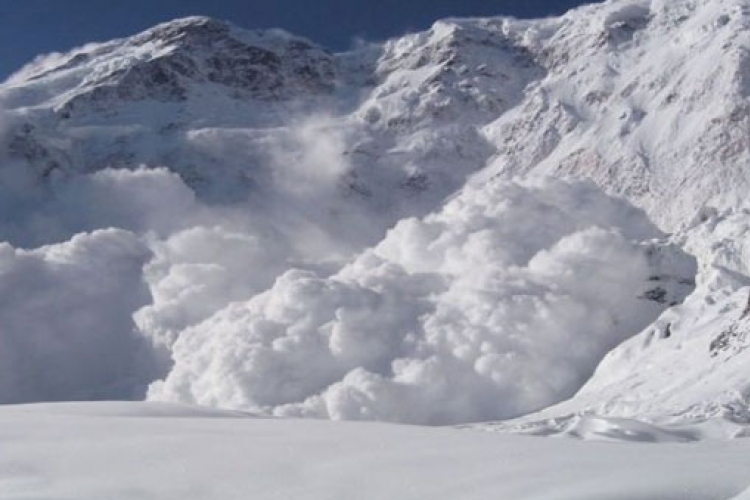 Síelőket sodort el egy lavina a francia Alpokban 