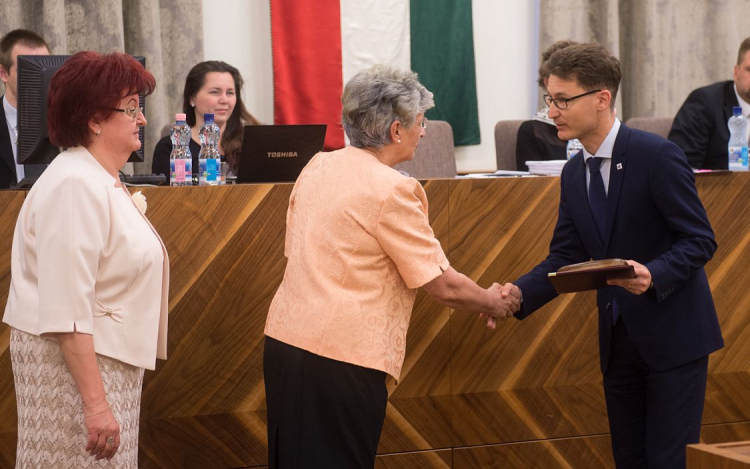 Eötvös József-emlékplakettet kapott Székesfehérvár