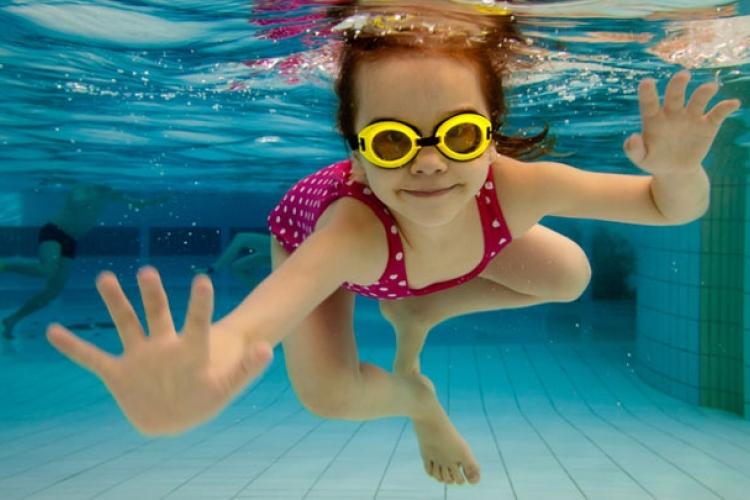 Nem ússzák meg – medencébe küldik az alsósokat