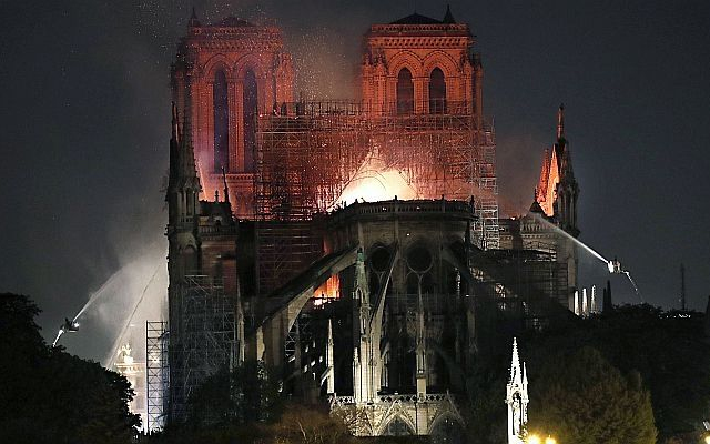 Székesfehérvár is csatlakozik a  Notre-Dame újjáépítéséhez