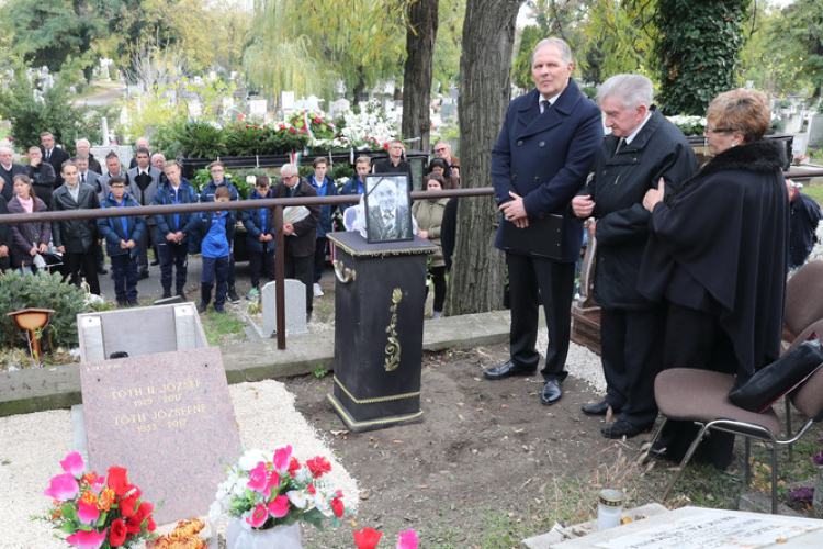 Utolsó útjára kísérték az Aranycsapat legendáját