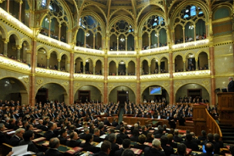 OGY - Bajai videó - Szabadságvesztés jár a becsületsértő felvételek készítőinek