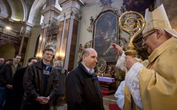 A fehérvári édesapákat áldja meg március 19-én, Spányai Antal, püspök