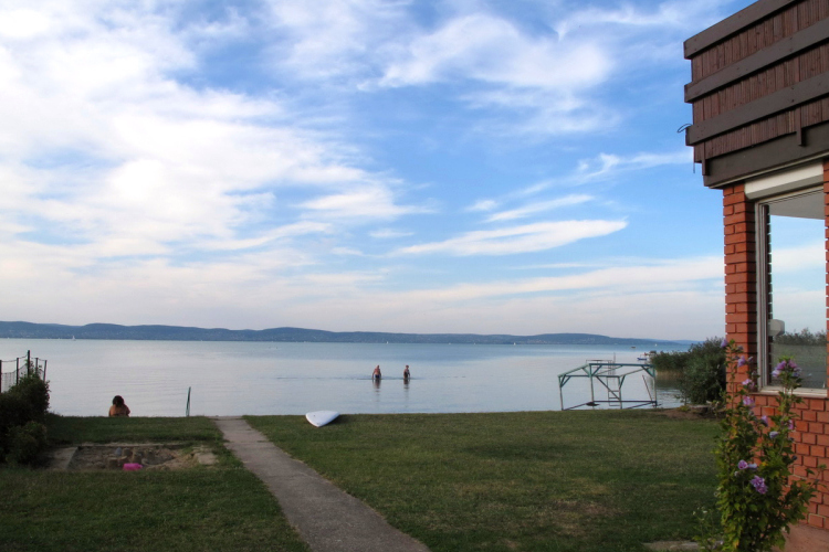 Neked is van nyaralód a Balaton partján? Jön az újabb sarc!