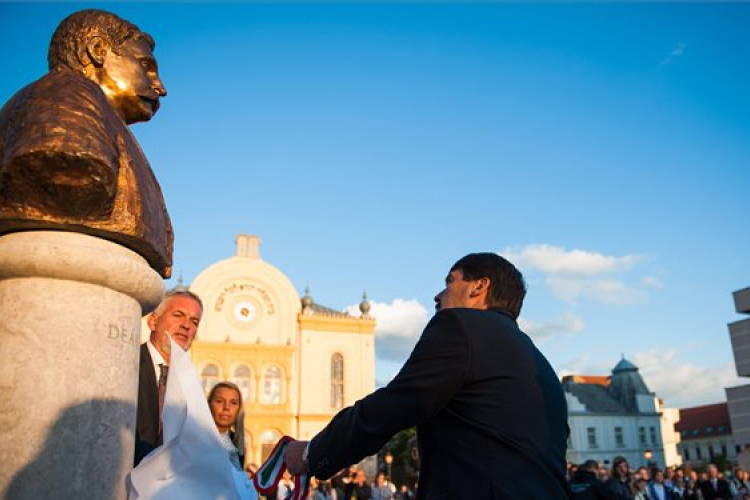 Áder: Deák Ferenc sziklára építette a polgári Magyarországot