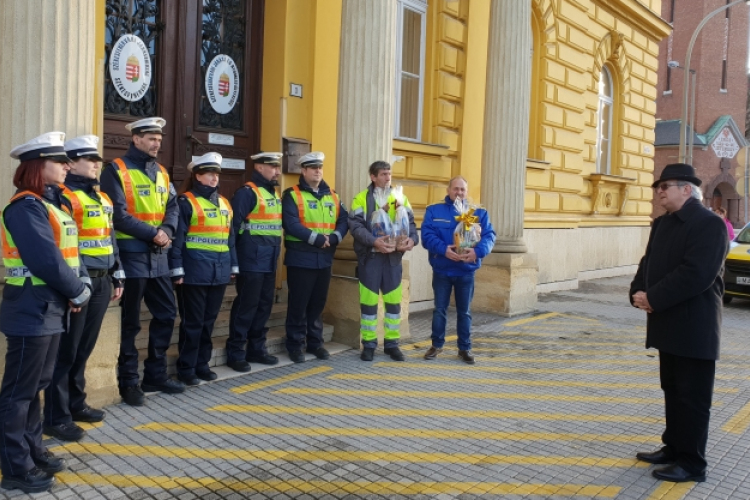 Közlekedési rendőröknek mondott köszönetet a Magyar Autóklub Székesfehérváron