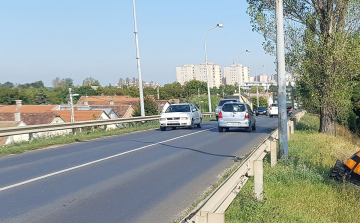 A töltés vizsgálata miatt jövő kedden és szerdán lezárják a Balatoni út egy szakaszát