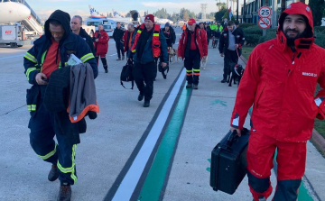 Biztonságban landolt a magyar mentőcsapat Törökországban, két fehérvári is segíti a mentést