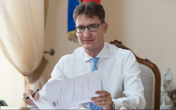 Székesfehérvár polgármesterének kijárási korlátozással kapcsolatos intézkedései