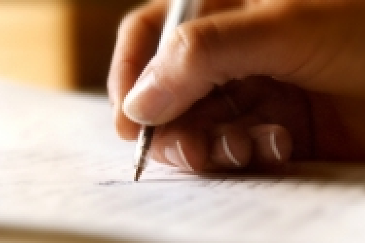 Aláírta az államfő a devizahitelesek megsegítését célzó törvényt 