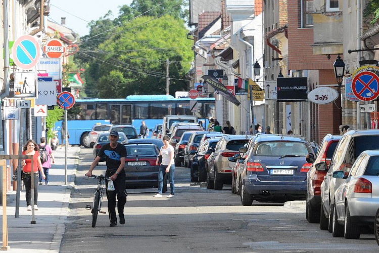 Így közlekednek a buszok a Budai úti közműfelújítás alatt