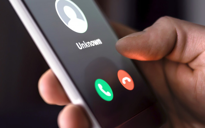 Csalók élnek vissza az OTP Bank egyik vezetőjének nevével